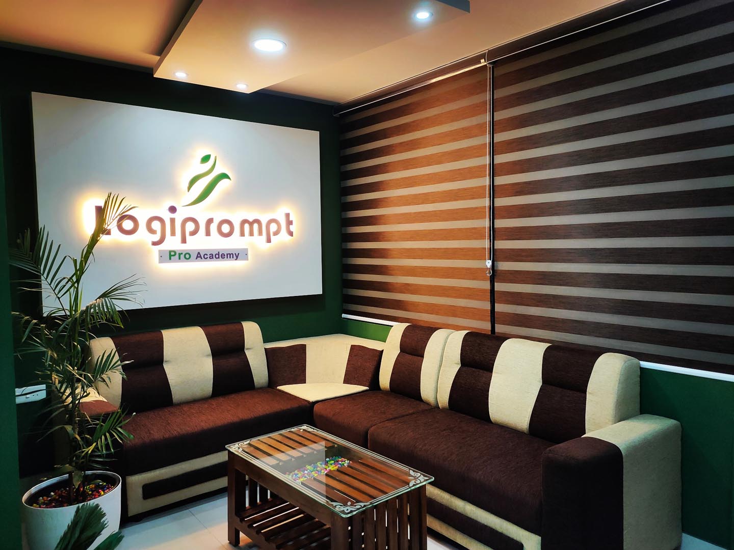 Logiprompt Pro Academy Office Image 01